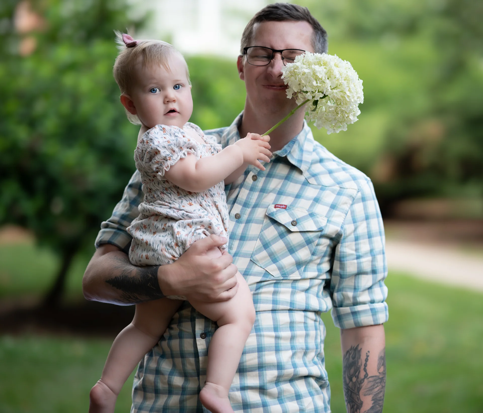 Outdoor family portrait session in Des Moines, Iowa — Amy Minikus Photo + Film